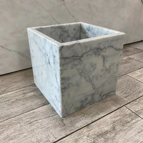 Кашпо из мрамора Bianco Carrara