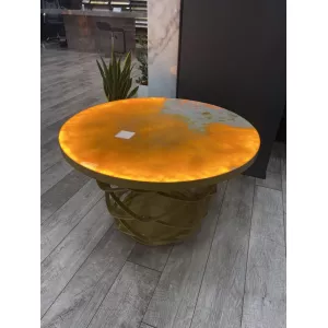 Журнальный столик из оникса